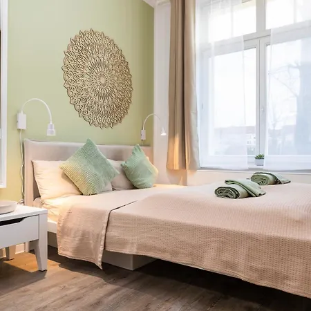 Traber Modern Gemuetlich Zentral Apartman *